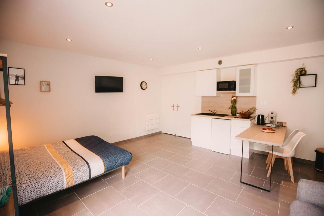 Franc-Bisontin - Unique ! 4 Logements Disponibles Besançon Exteriör bild