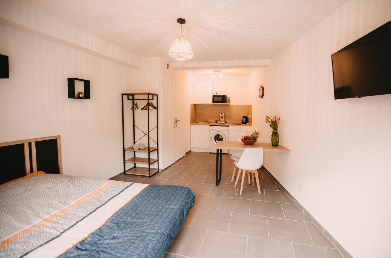 Franc-Bisontin - Unique ! 4 Logements Disponibles Besançon Exteriör bild